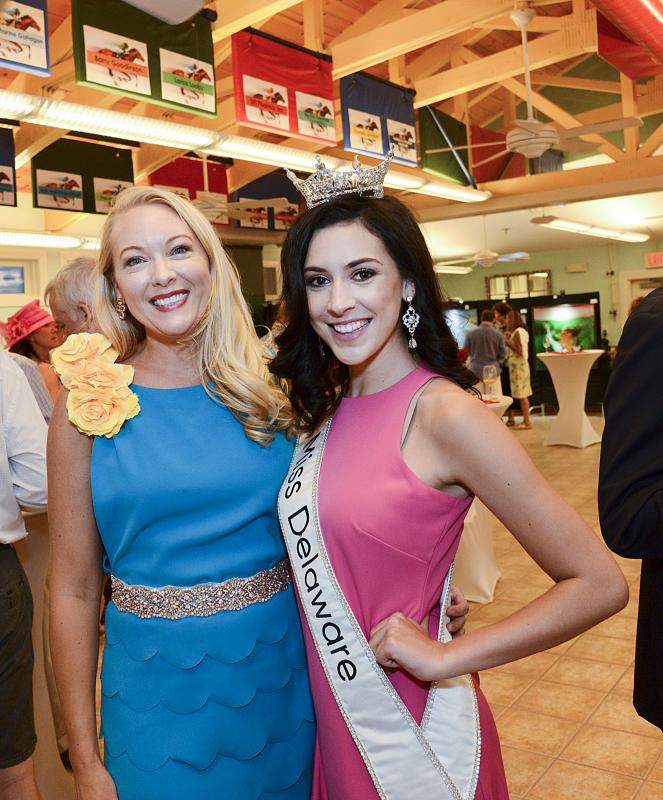 CBH event Co-chair Cheryl Crowe and Miss Delaware Hillary May strike a pose.